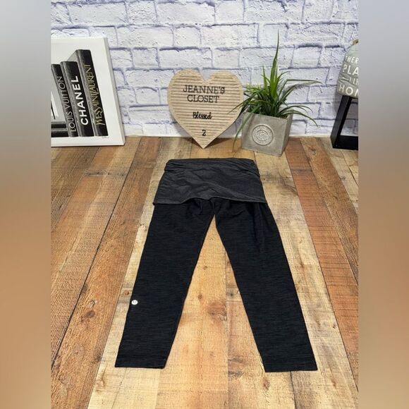 Lululemon Women’s Yin To You Skirted Crop Legging Charcoal/Heathered Black Sz 6 - Picture 2 of 10